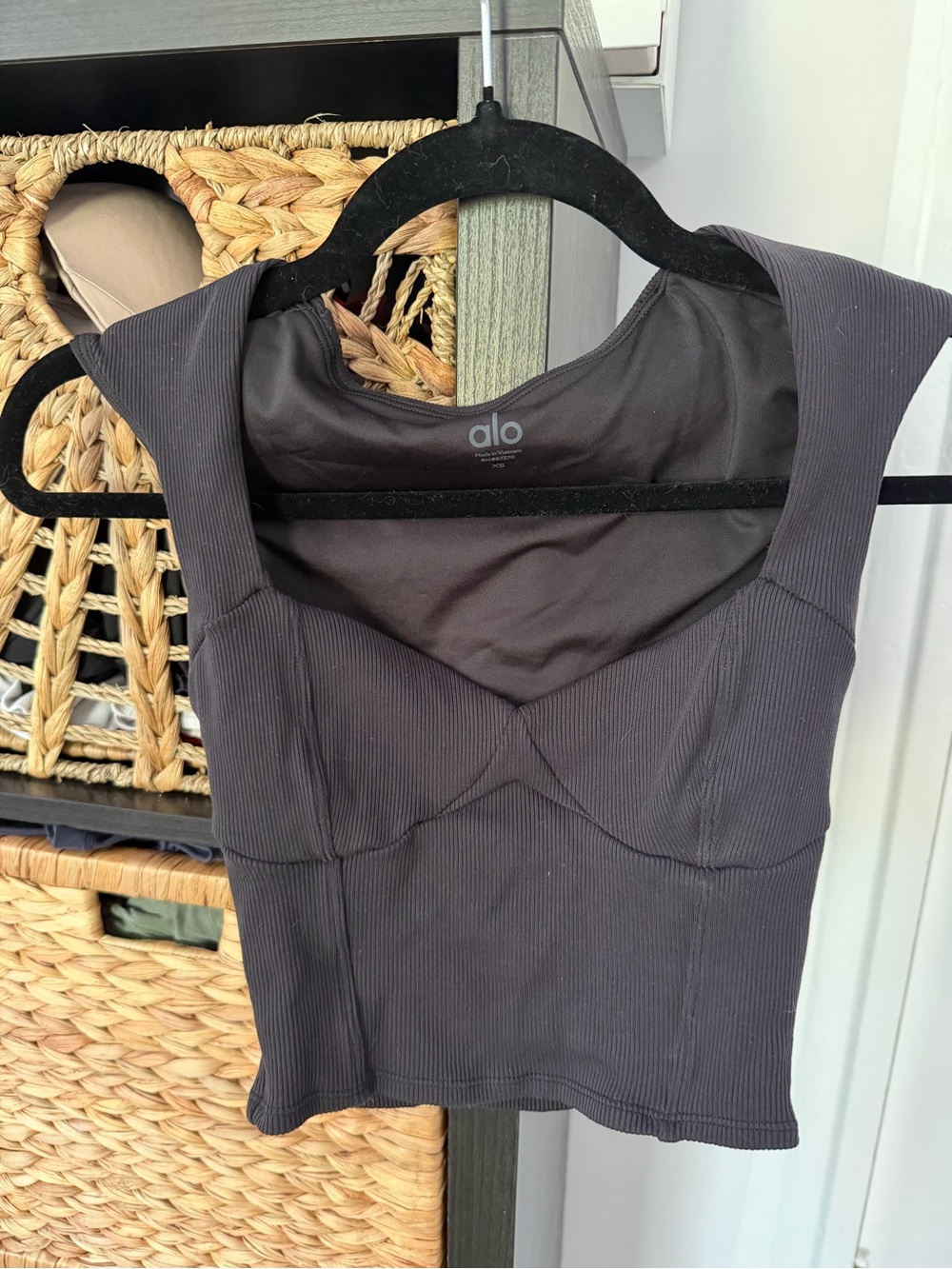 Alo Ribbed Black Cropped Tank Top